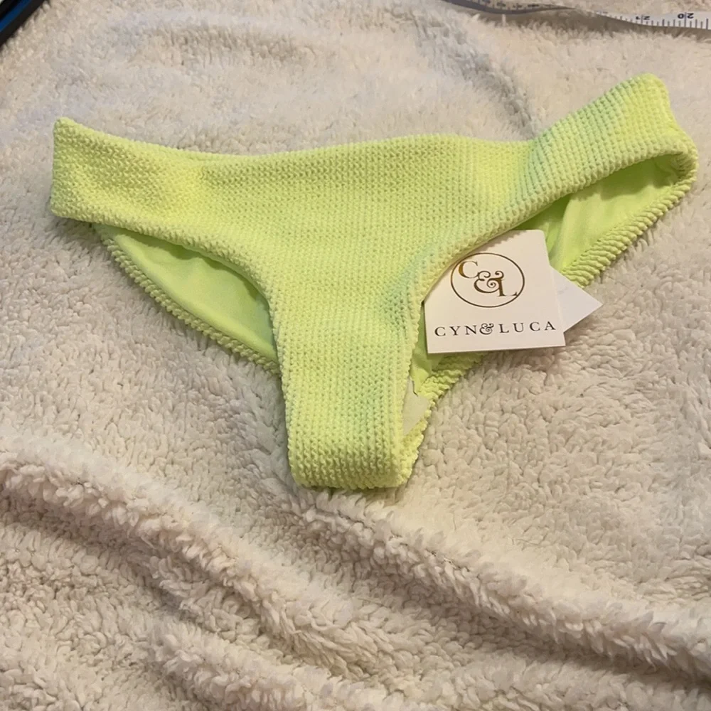 Cyn & Luca 💦 Bikini bottom only Citron  medium juniors - Picture 3 of 10